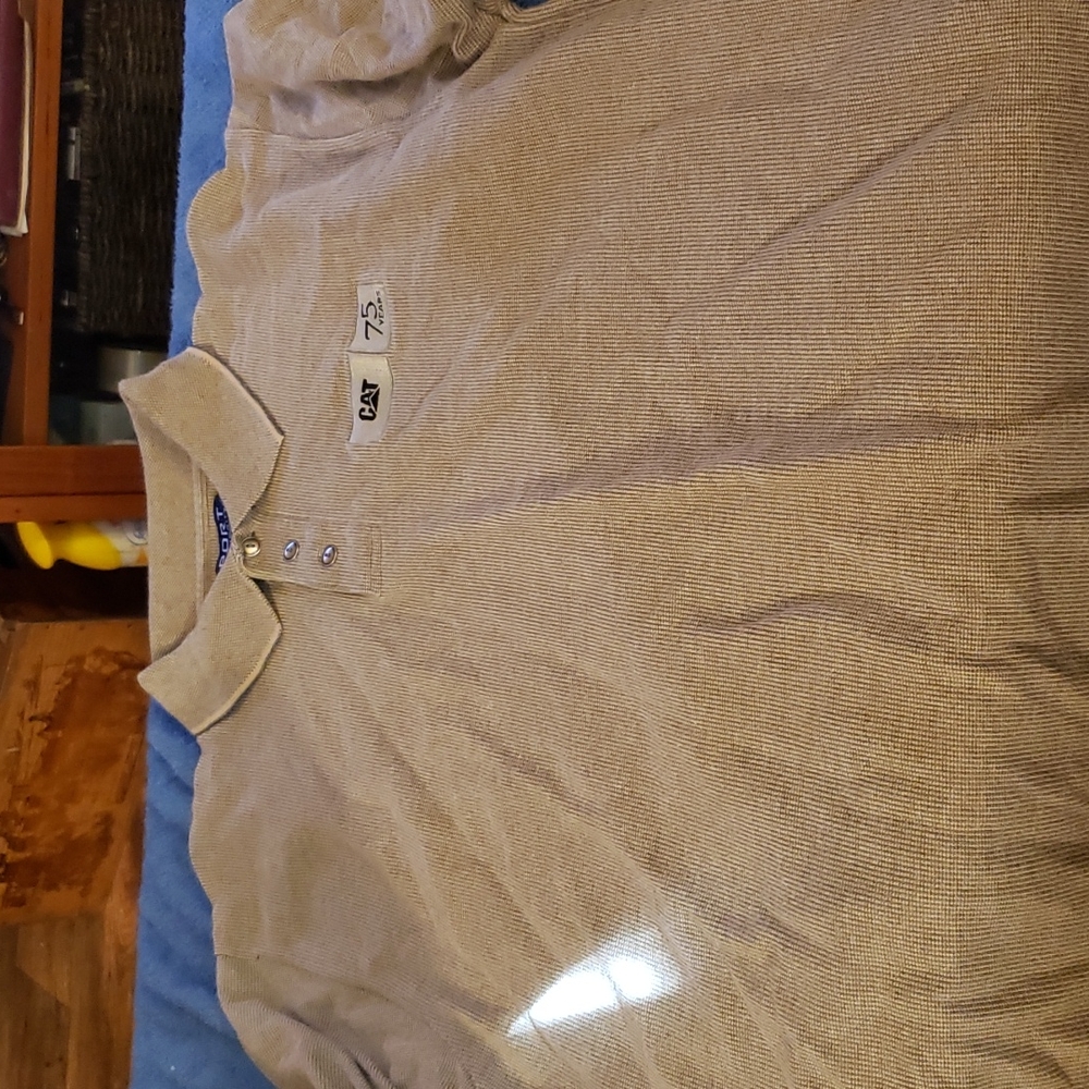 Mens polo with cat logo